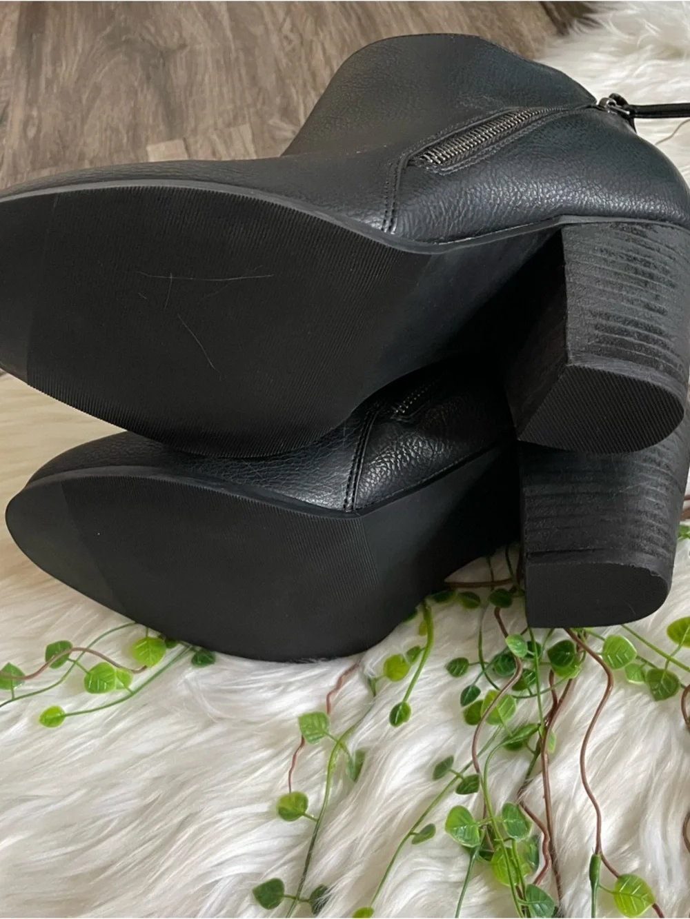 Torrid Side Zip Heel Bootie Ankle Boot Size 10.5 WW
